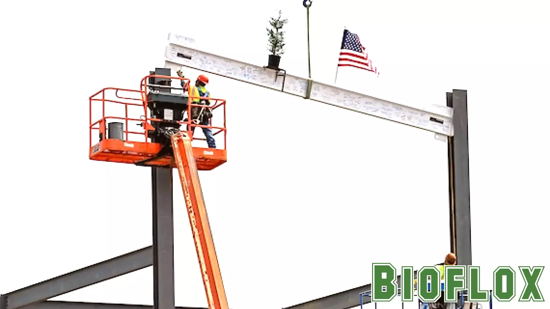UTC celebrates Kennedy Health Sciences Building milestone with topping off ceremony  