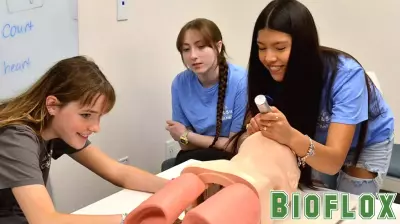 Arkansas Students Experience Health Care Firsthand Through UAMS Program