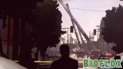 What are the smoke and health risks from the Boyle Heights fire?